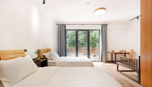 Family Triple Room, Patio, Mountain View