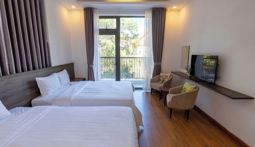 Deluxe Triple Room, Balcony, Mountain View