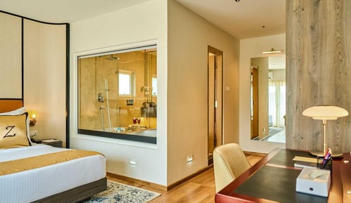 Executive Suite, 1 King Bed, Accessible Bathtub, Non Smoking