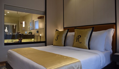 Luxury Suite