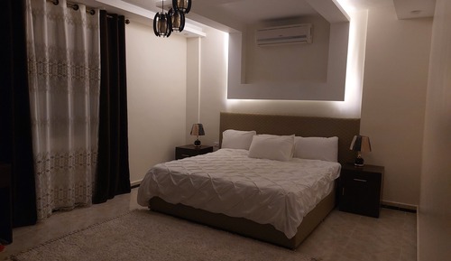 Deluxe House, Mountain View