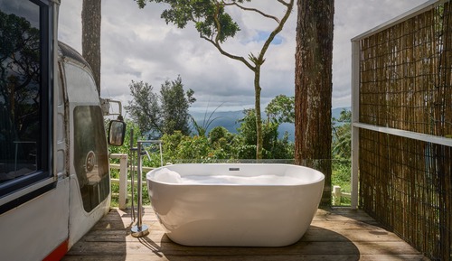 Deluxe Hotel Bus Mountain View