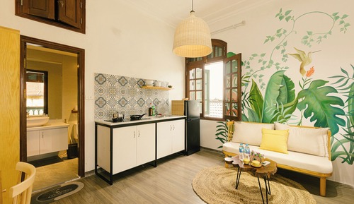 Superior Studio, Garden View