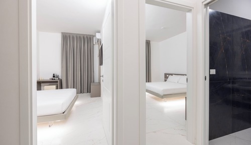 Luxury Triple Room, Private Bathroom, City View