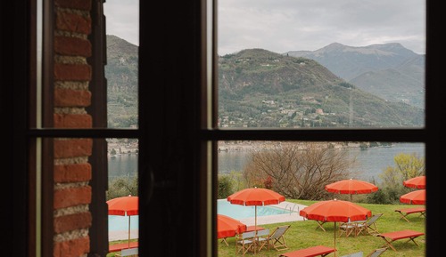 Junior Room, Lake View