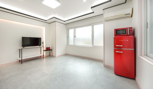 Basic Room, 1 Bedroom (Hill 4 (Mountain View / BBQ))