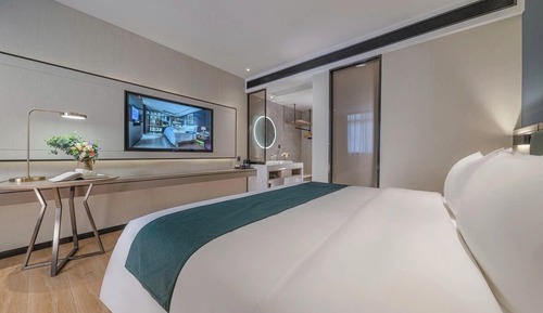 Comfort Room, City View