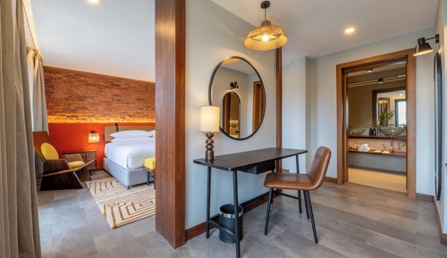 Executive Suite, Balcony, City View