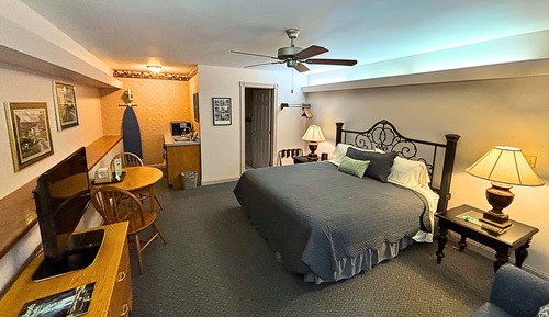 Superior Double Room, 1 King Bed, Non Smoking, Microwave