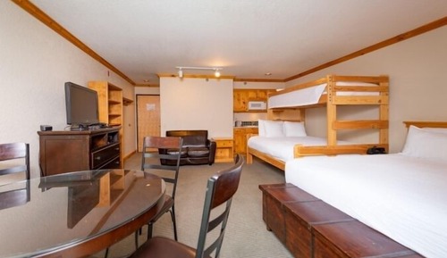 Room, Multiple Beds (Selkirk)