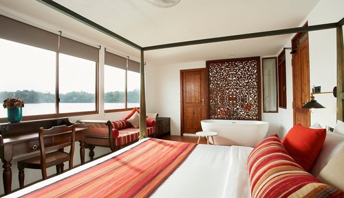Cabin, Lake View