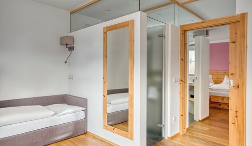Suite, Mountain View