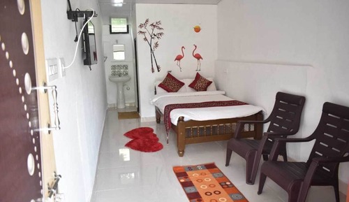 Economy Suite, Lake View