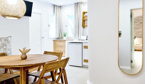 Deluxe Quadruple Room