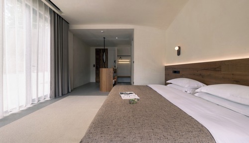 Luxury Double Room, 1 King Bed, Patio, Hill View