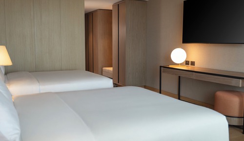 Classic Room, 2 Queen Beds (High Floor)