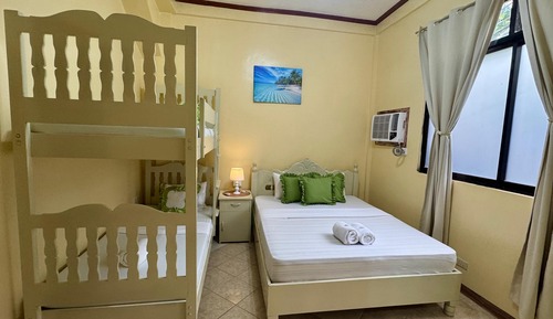 Deluxe Quadruple Room, Balcony