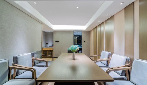 Executive Suite, City View