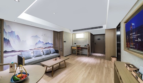 Business Suite, City View