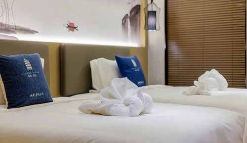 Superior Twin Room, City View