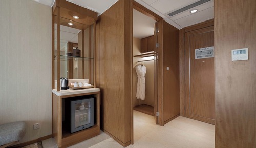 Signature Single Room, 1 King Bed