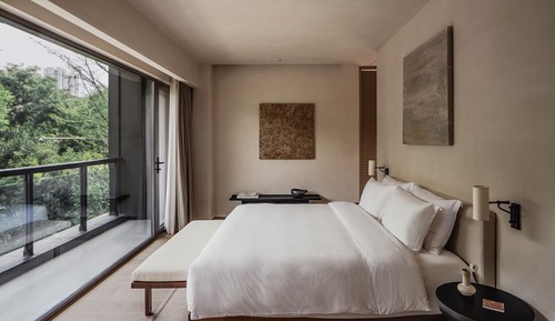 Luxury Suite, 1 King Bed, Private Bathroom, City View