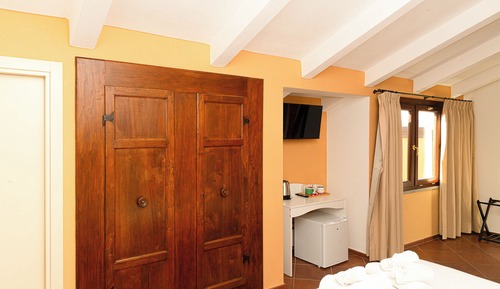 Classic Quadruple Room