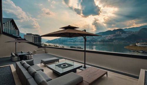 One Bedroom Suite Outdoor Living Area