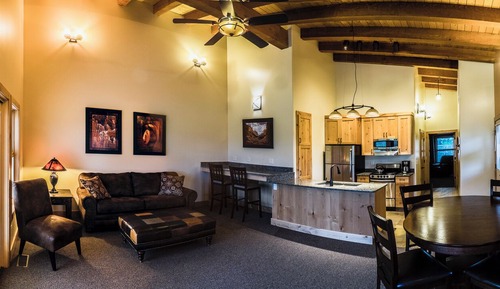 Luxury Suite, Pets Not Allowed