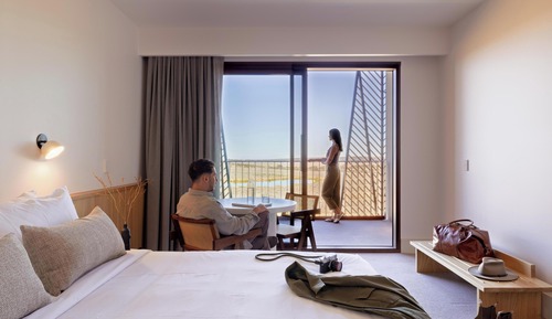 Standard Room, 1 King Bed, Pool View