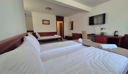 Comfort Quadruple Room, Mountain View