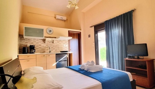 Standard Studio, Patio, Garden View