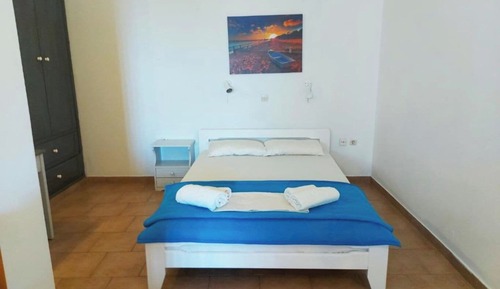 Family Studio, Kitchen, Bay View