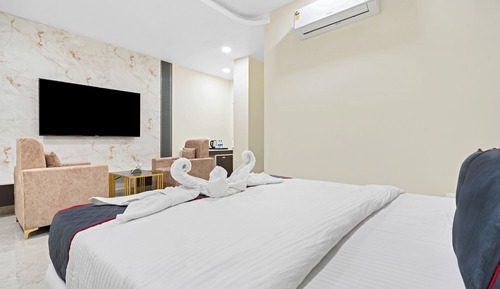 Family Studio Suite, City View