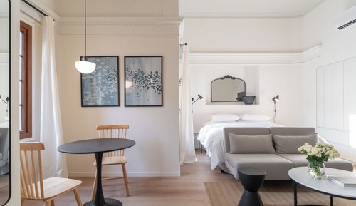 Deluxe Suite, City View