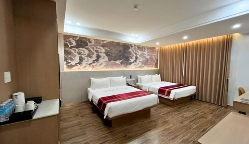 Family Suite, City View