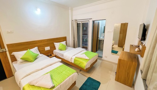 Deluxe Room, Balcony, City View