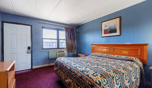 Room, 1 King Bed, Smoking