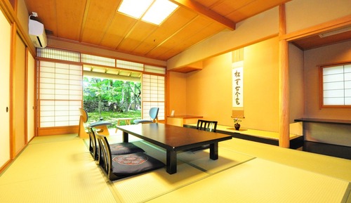 Family Suite, 1 Bedroom, Hot Tub, Garden View