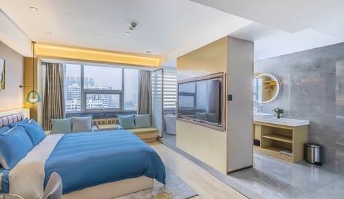 Deluxe Room, 1 King Bed