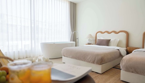 Signature Twin Room