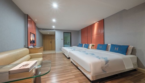 Family Room, City View