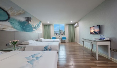 Comfort Triple Room, City View