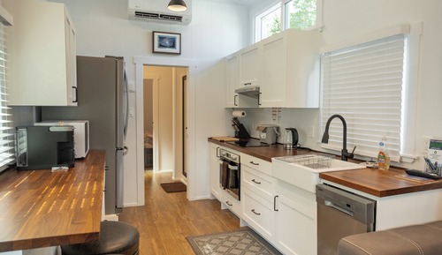 Premium Cabin, 1 Queen Bed with Sofa bed, Non Smoking, Mountain View