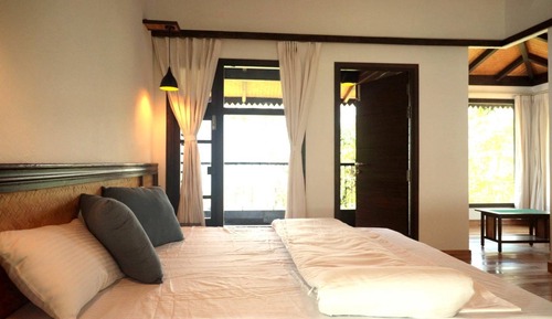 Deluxe Double Room, Balcony, Hill View