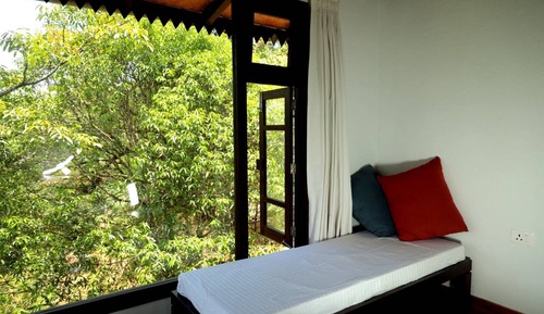 Panoramic Studio Suite, Balcony, Hill View