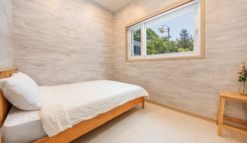 Basic Room, 2 Bedrooms (Room F(Pets  Allowed))