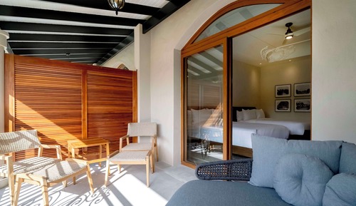 Deluxe Room, 2 Queen Beds, Pool View