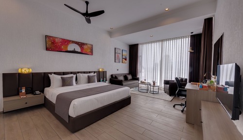 Basic Room, Hill View