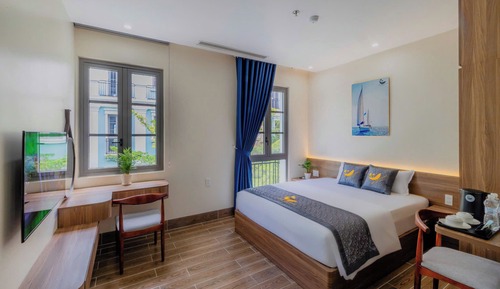 Deluxe Double Room, City View